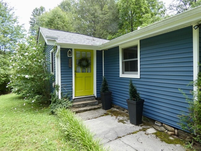 Building Photo - Pisgah Cottage