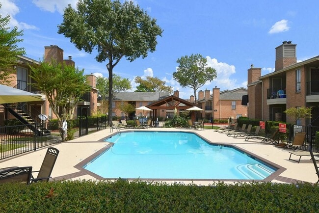 Building Photo - 1320 Farm to Market 1960 Bypass Rd E