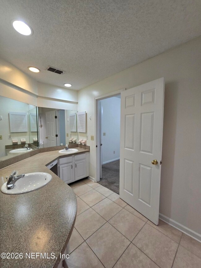 Building Photo - 9150 Camshire Dr