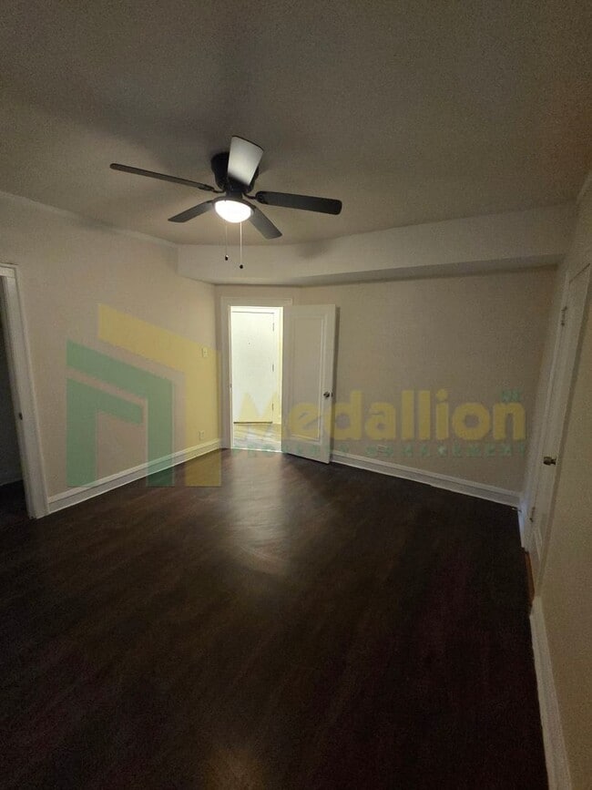 Building Photo - Beautifully Updated 2-Bedroom Apartment – Ground Floor!