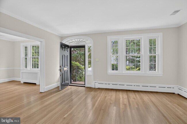 Building Photo - 4705 Hunt Ave