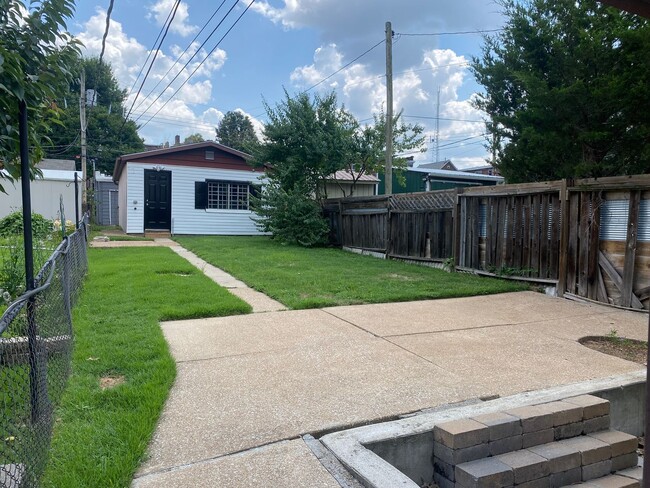 Building Photo - Updated Home in The Hill with garage!