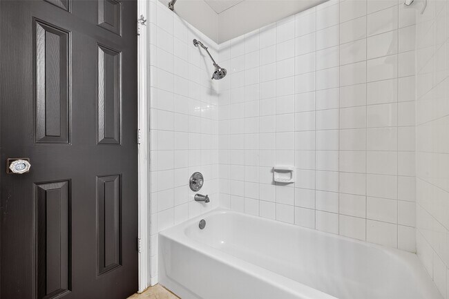 Building Photo - 16431 Red Crest Dr