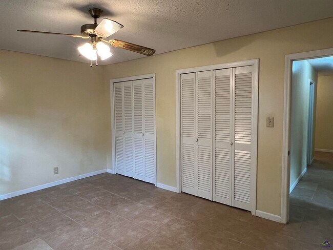 Building Photo - 3700 Dean Dr