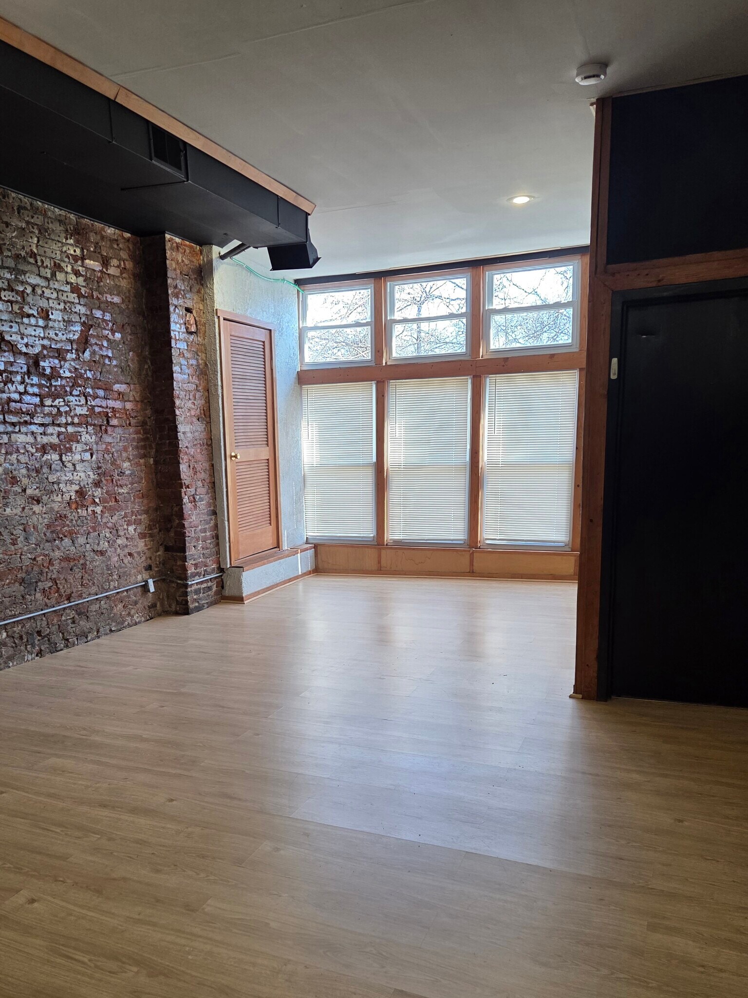 Building Photo - 954 N 8th St