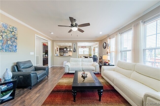 Building Photo - 9535 Thornecrest Dr