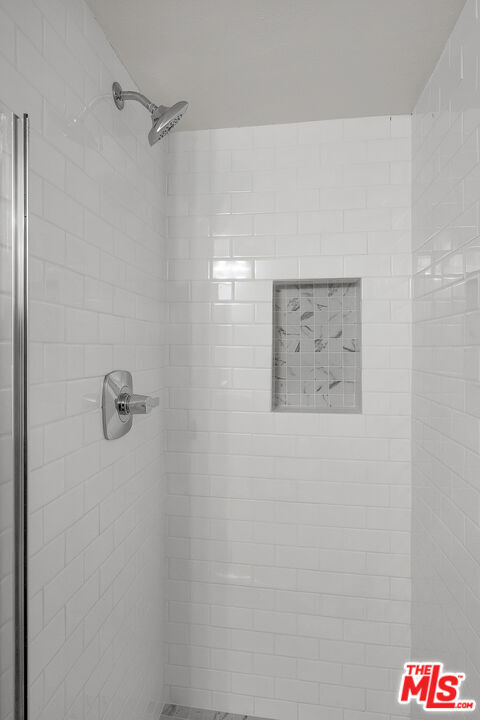 Building Photo - 7343 Comstock Ave