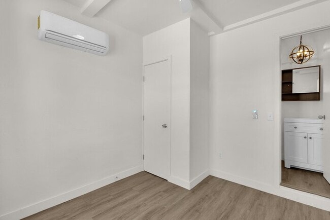 Building Photo - New remodeled in the heart of downtown PHX