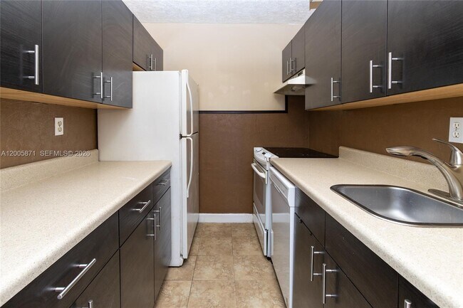 Building Photo - 10500 SW 108th Ave