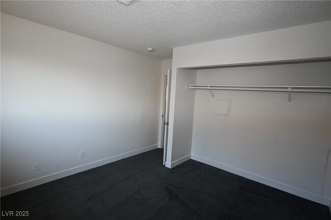 Building Photo - 1512 Cobb Ln
