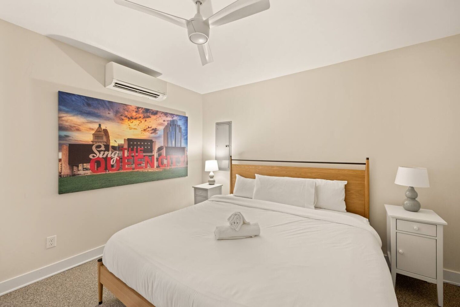 Building Photo - 1918 Vine St