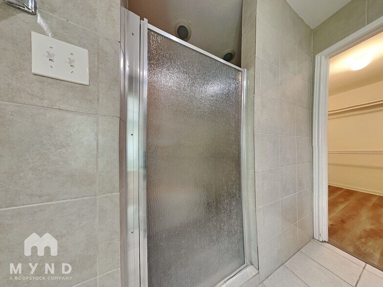 Building Photo - 22715 Tara Way Dr