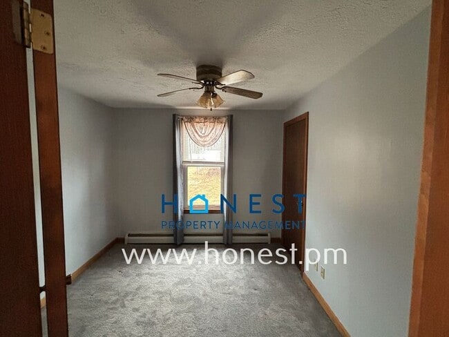 Building Photo - 273 Pond Rd