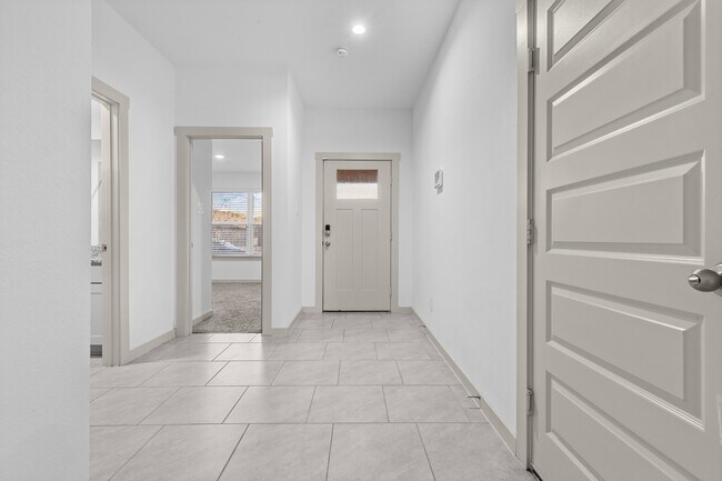 Building Photo - 5014 Pne Hvn Ln