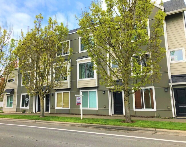 Building Photo - 17233 SW Baseline Rd