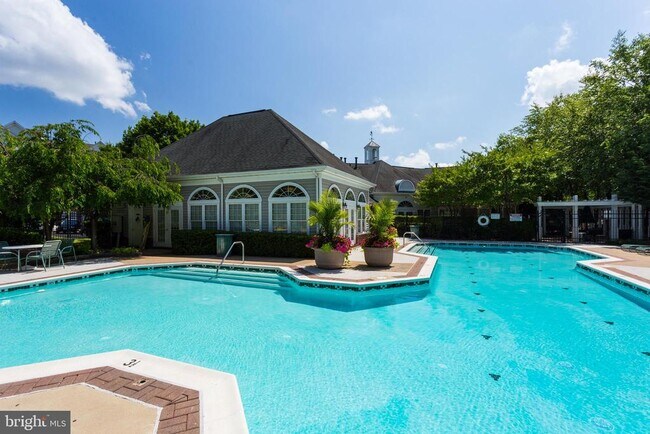 Building Photo - 12890 Fair Briar Ln