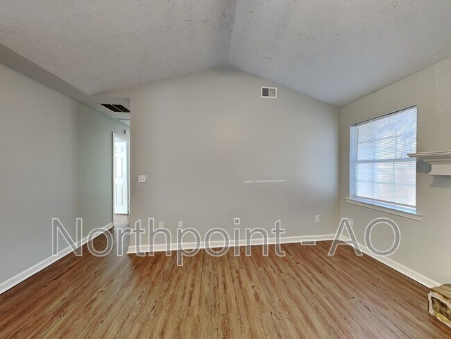 Building Photo - 375 Mountainview Dr