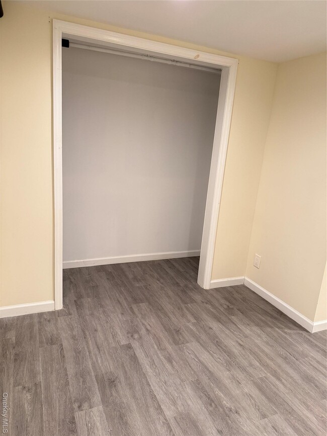 Building Photo - 660 S 10th St