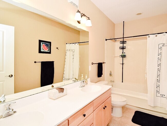 Building Photo - 1070 Grandview Ct NE