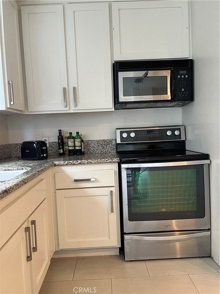 Building Photo - 10747 Wilshire Blvd