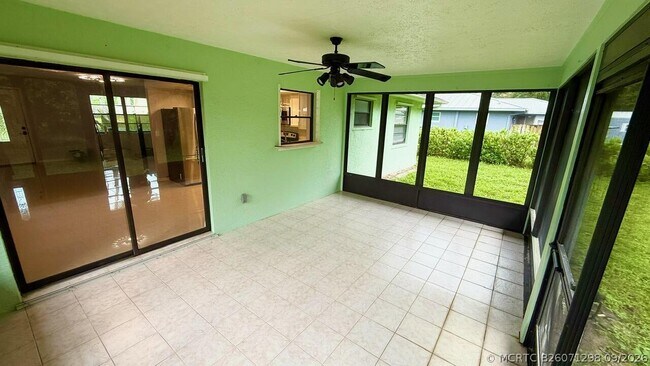 Building Photo - 1832 SE Manth Ln