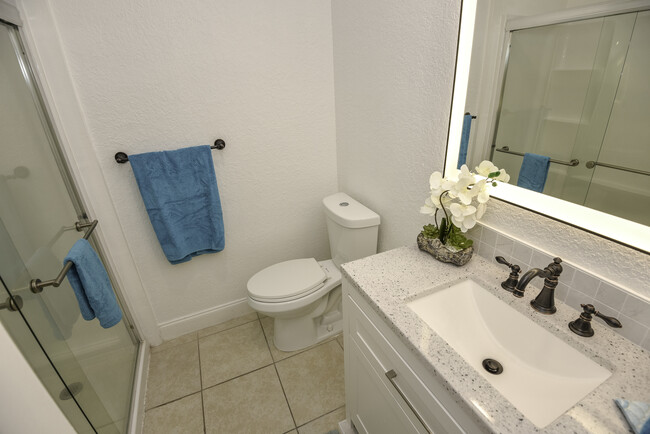 Building Photo - 436 Auburn Dr