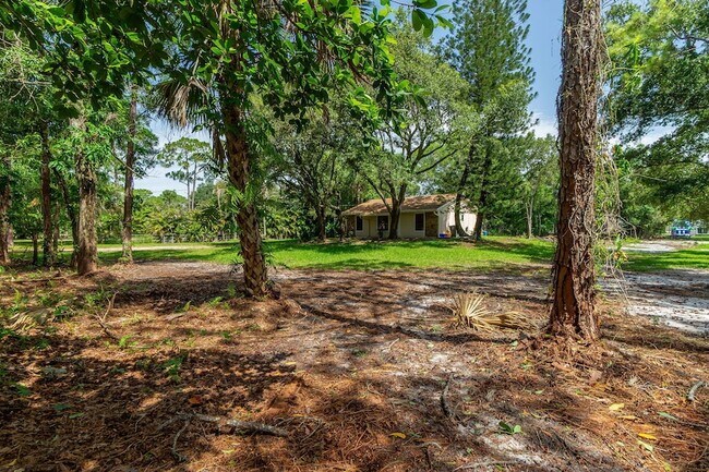 Building Photo - 11735 150th Ct N