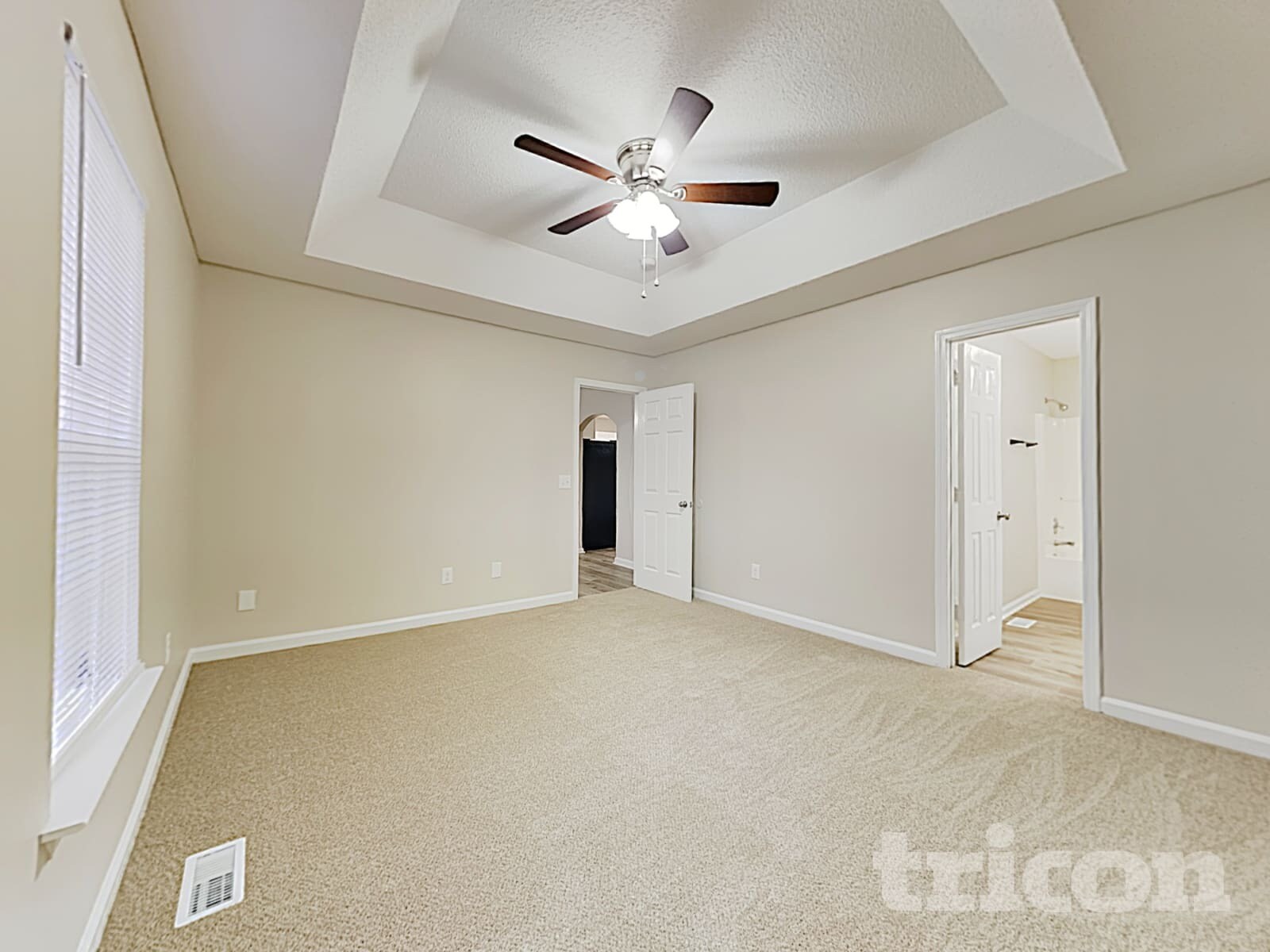 Building Photo - 615 Flicker St