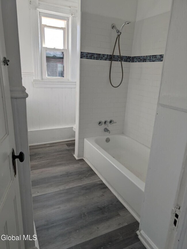 Building Photo - 120 Degraff St