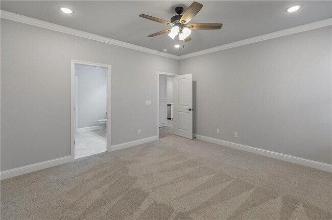 Building Photo - 292 Township Dr