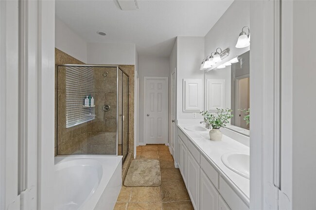 Building Photo - 12381 Bethel Dr