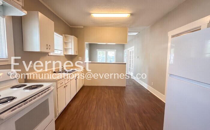 Building Photo - 1007 Archer St