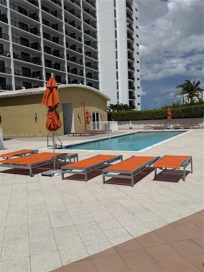 Building Photo - 3180 SW 22nd Terrace