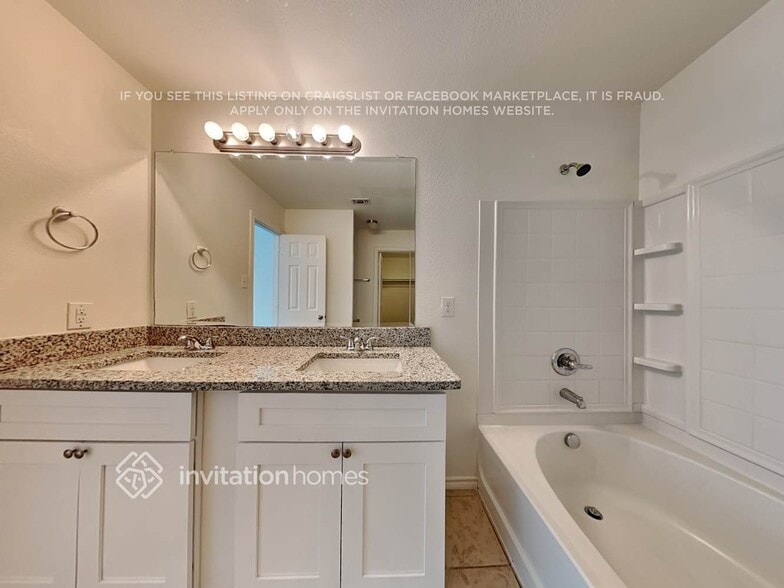 Building Photo - 4964 Galley Cir