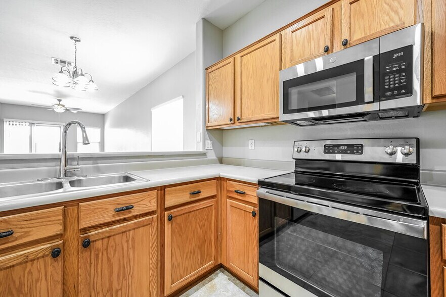 Building Photo - 3761 W Eastman Ct
