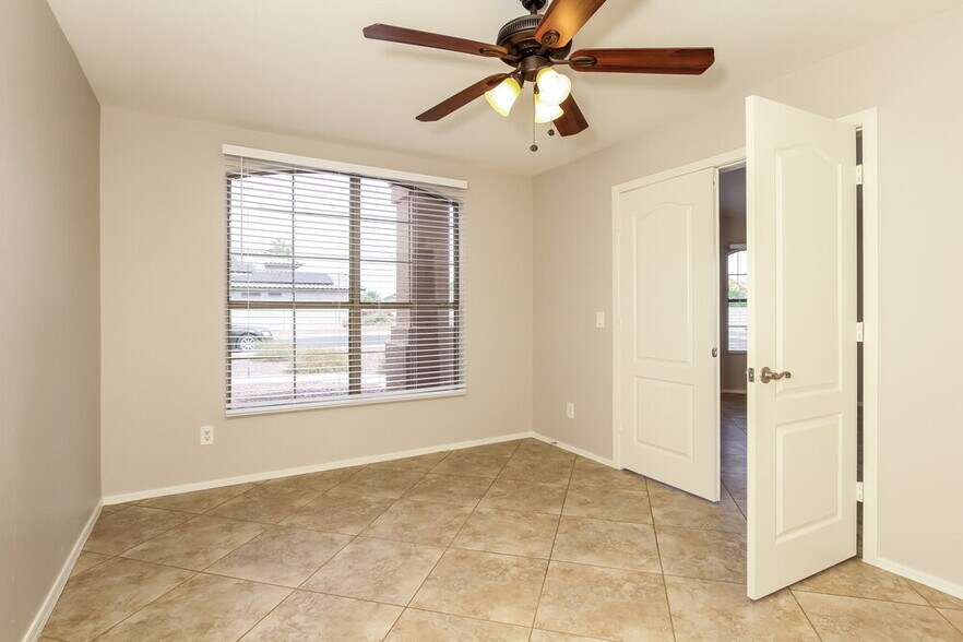 Building Photo - 9935 W Potter Dr