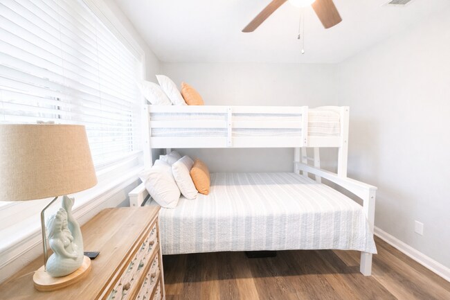 Building Photo - 1905 E Hatton St