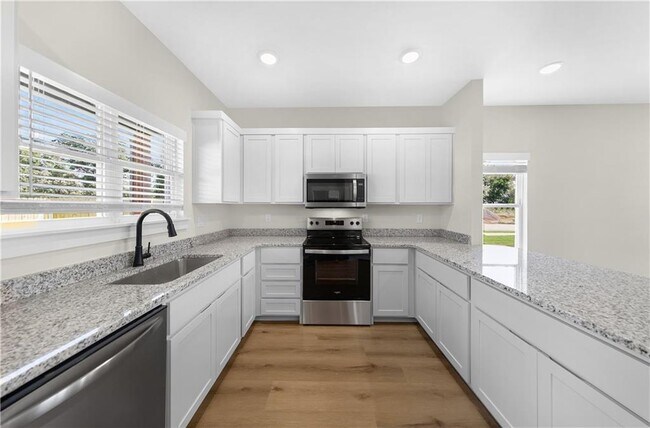 Building Photo - 601 Cosmos St