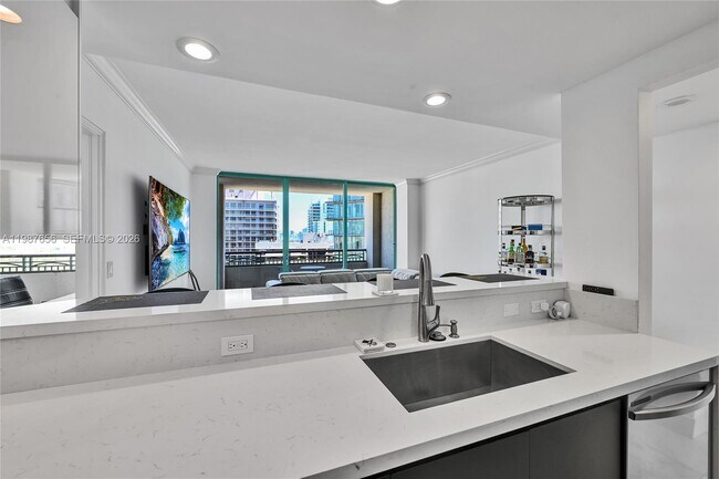 Building Photo - 3350 SW 27th Ave