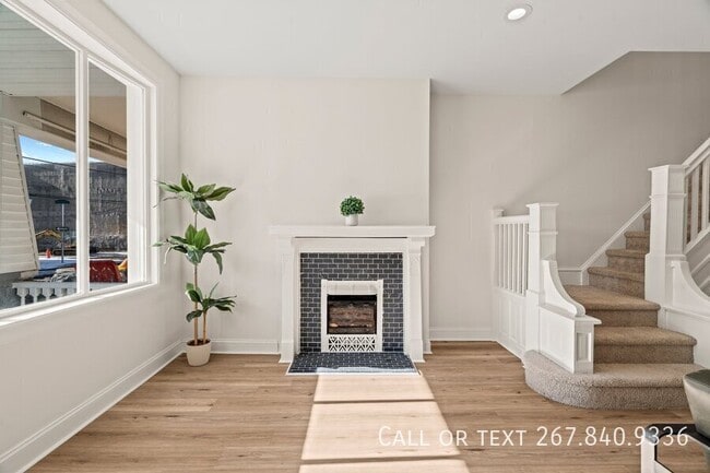 Building Photo - 2921 W Oxford St