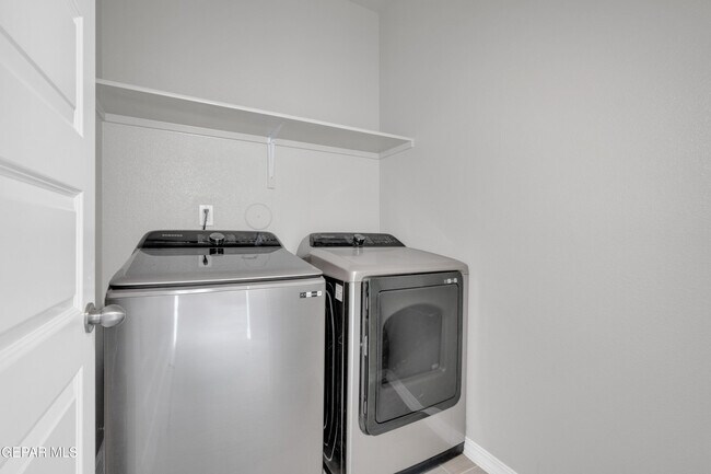 Building Photo - 12260 Desert Wolf Ave