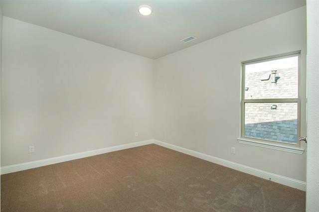 Building Photo - 2223 Clairmount Dr
