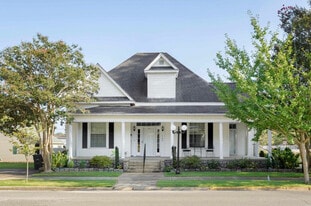 Building Photo - 502 E Tombigbee St