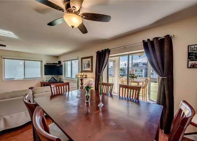 Building Photo - 3368 N Key Dr