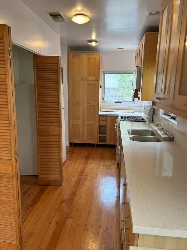 Building Photo - 2351-2353 OCEAN AVE.