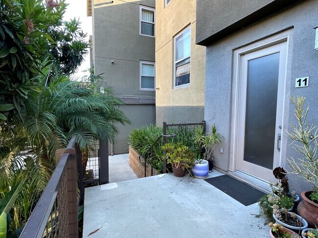 Building Photo - 5401 W 149th Plz