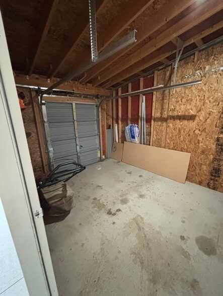 Building Photo - 3227 Lynn Ave