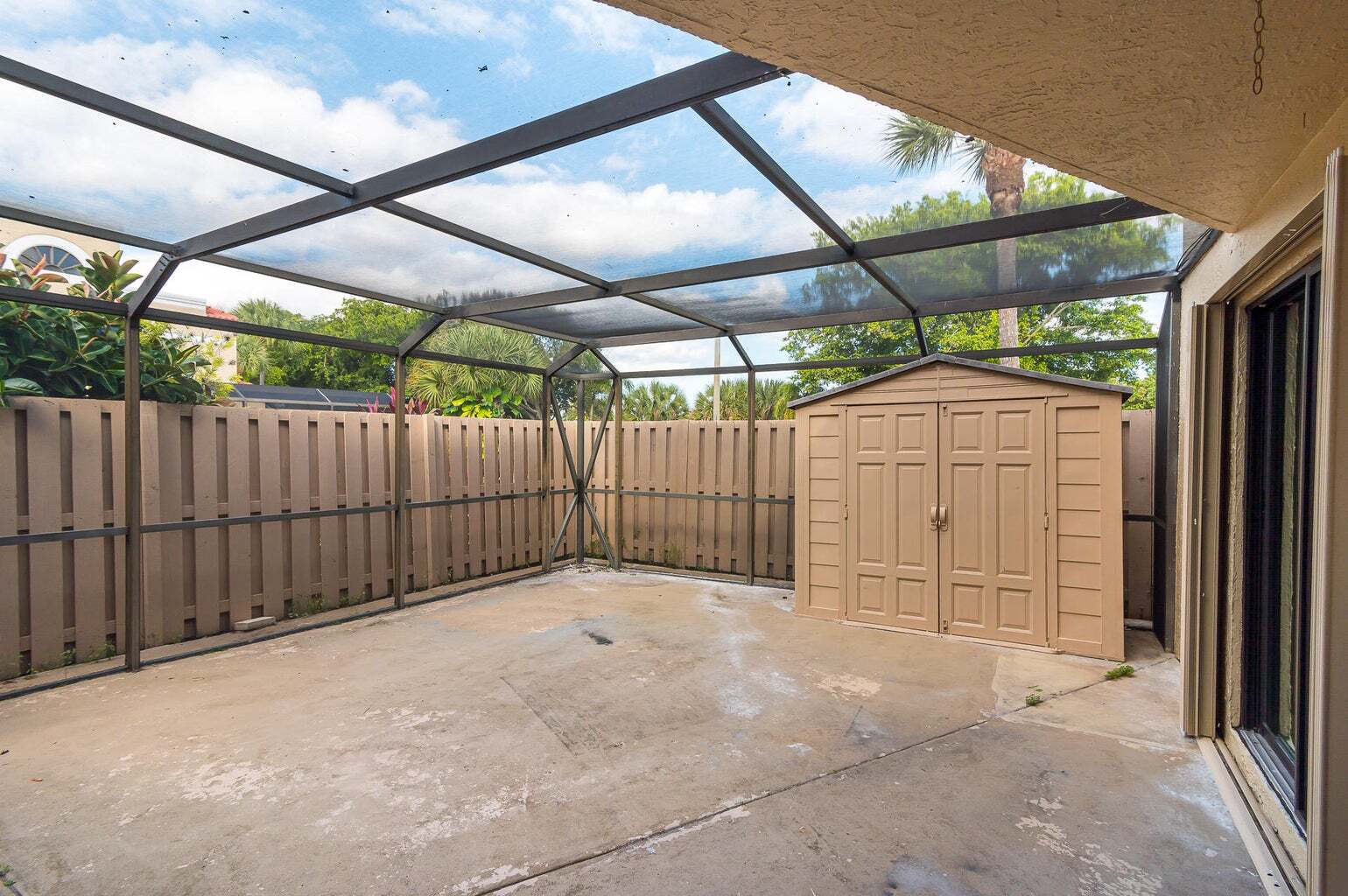 Building Photo - 3715 Village Dr