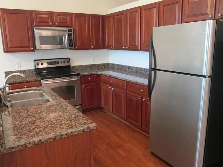 Kitchen - 450 W Princess Anne Rd