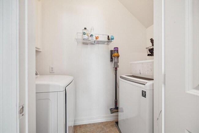 Building Photo - 422 McGowen St